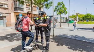 El Prat registra 187 denuncias y 118 patinetes retirados en tres meses de campaña