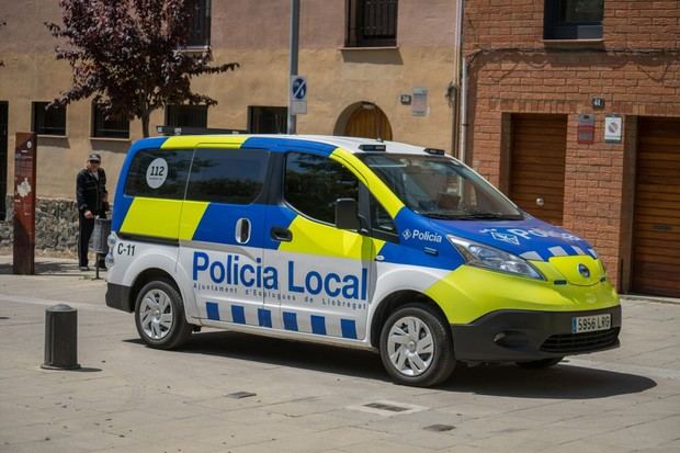 La Policía Local de Esplugues salva a una mujer con paro cardíaco