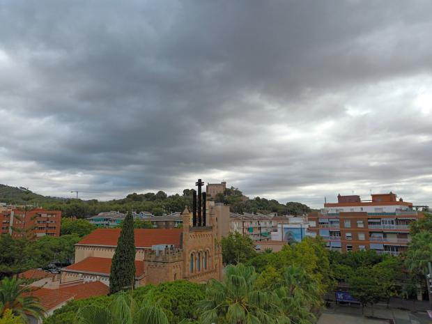 Cielo nublado en Castelldefels