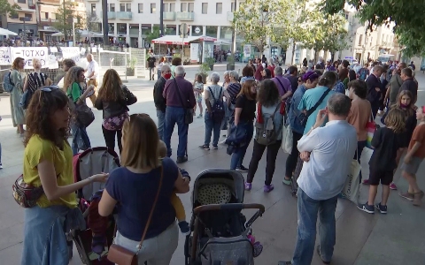 El desencadenante de la caída del pino de la plaza del ayuntamiento de L’Hospitalet