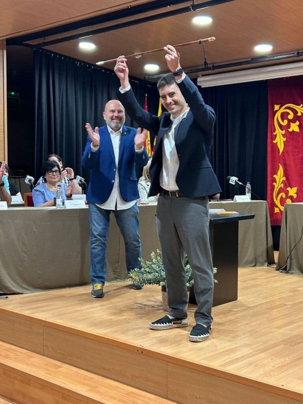 Marc Serradó, investido como nuevo alcalde de Olesa de Montserrat tras la renuncia de Jordi Parent