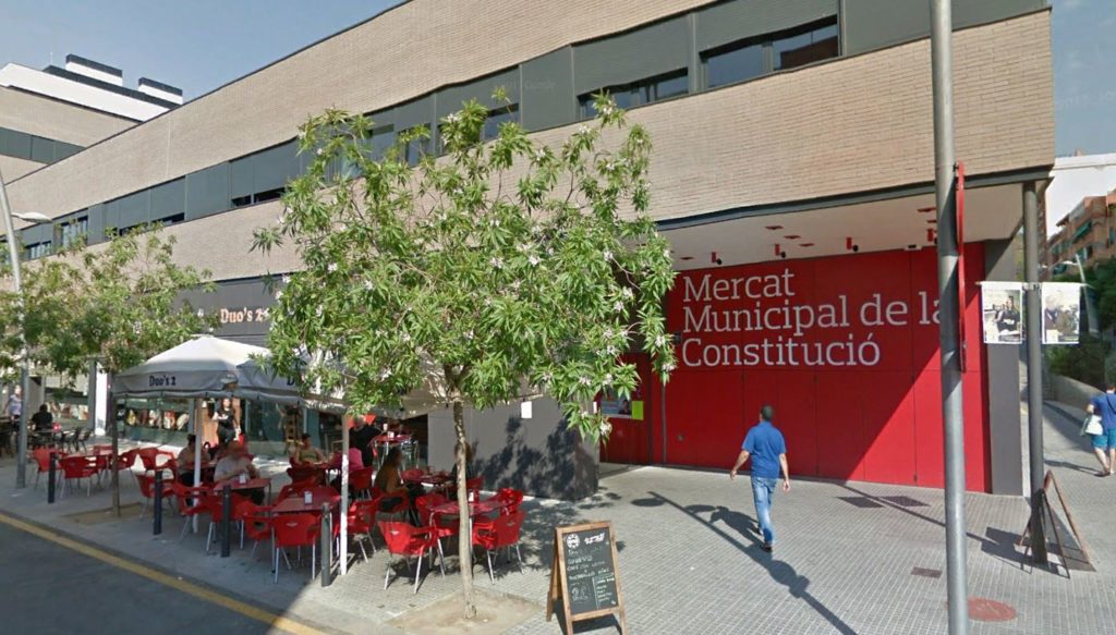 El Mercat de la Constitució de Viladecans se deshace de los plásticos de un solo uso