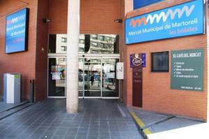 Los paradistas del Mercado Municipal de Martorell, obligados a cerrar sin ayuda económica