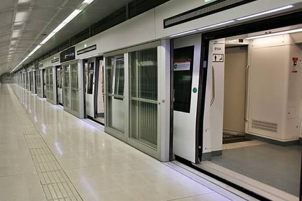 Línea automática con metros sin conductor como la L9 o L10.