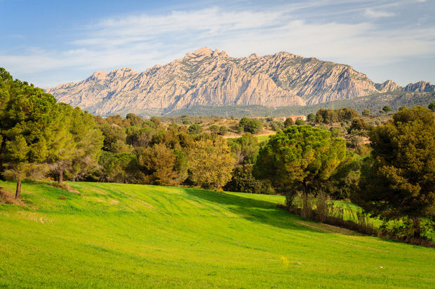 El Parc Rural de Montserrat está formado por 16 municipios, 4 de ellos del Baix Llobregat. 