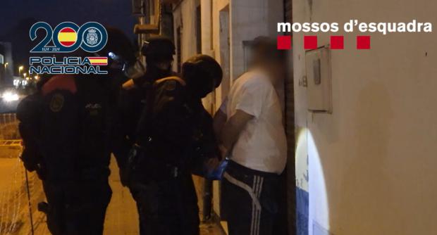 Detenidos tres simpatizantes del terrorismo yihadista tras amenazas de ataque en redes sociales