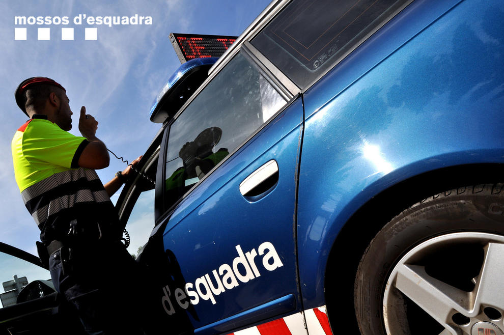 Detenidas dos personas en L’Hospitalet por traficar con drogas a través de la ventana