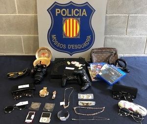 Prisión para un hombre por robar en Sant Boi y Castellví de Rosanes