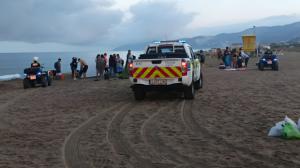 Castelldefels blinda sus playas para la verbena de Sant Joan con un operativo de limpieza exprés