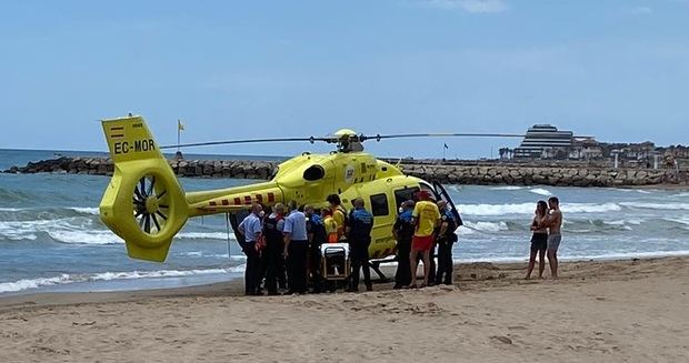 En estado muy grave una niña ahogada en una playa de Sitges