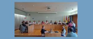 Sant Just Desvern aprueba el protocolo contra el acoso y el inventario de caminos municipales