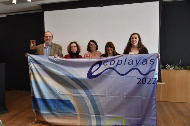 La playa de Castelldefels recibe la Bandera Ecoplayas