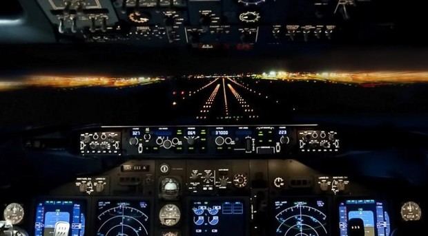 Denuncias por el sobrevuelo nocturno de 42 aviones por encima del casco urbano