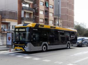 El bus que lo cambia todo: el nuevo M15 revolucionará la movilidad en L’Hospitalet y Cornellà