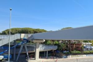 La nueva pasarela de La Pava mejora el acceso peatonal a la playa desde Gavà y Castelldefels