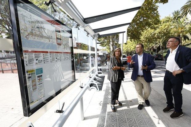 L'Hospitalet luce nuevas marquesinas en las paradas de bus