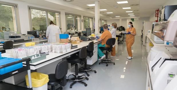 El Hospital de Bellvitge estrena un nuevo Laboratorio de Inmunología más eficaz y competitivo