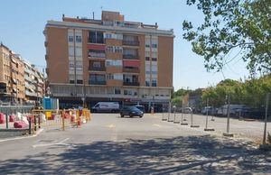 Nueva zona azul en la avenida Constitución de Castelldefels a petición de los comerciantes