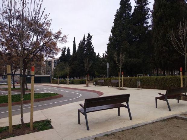 Castelldefels potencia los espacios verdes con la plantación de nuevos árboles