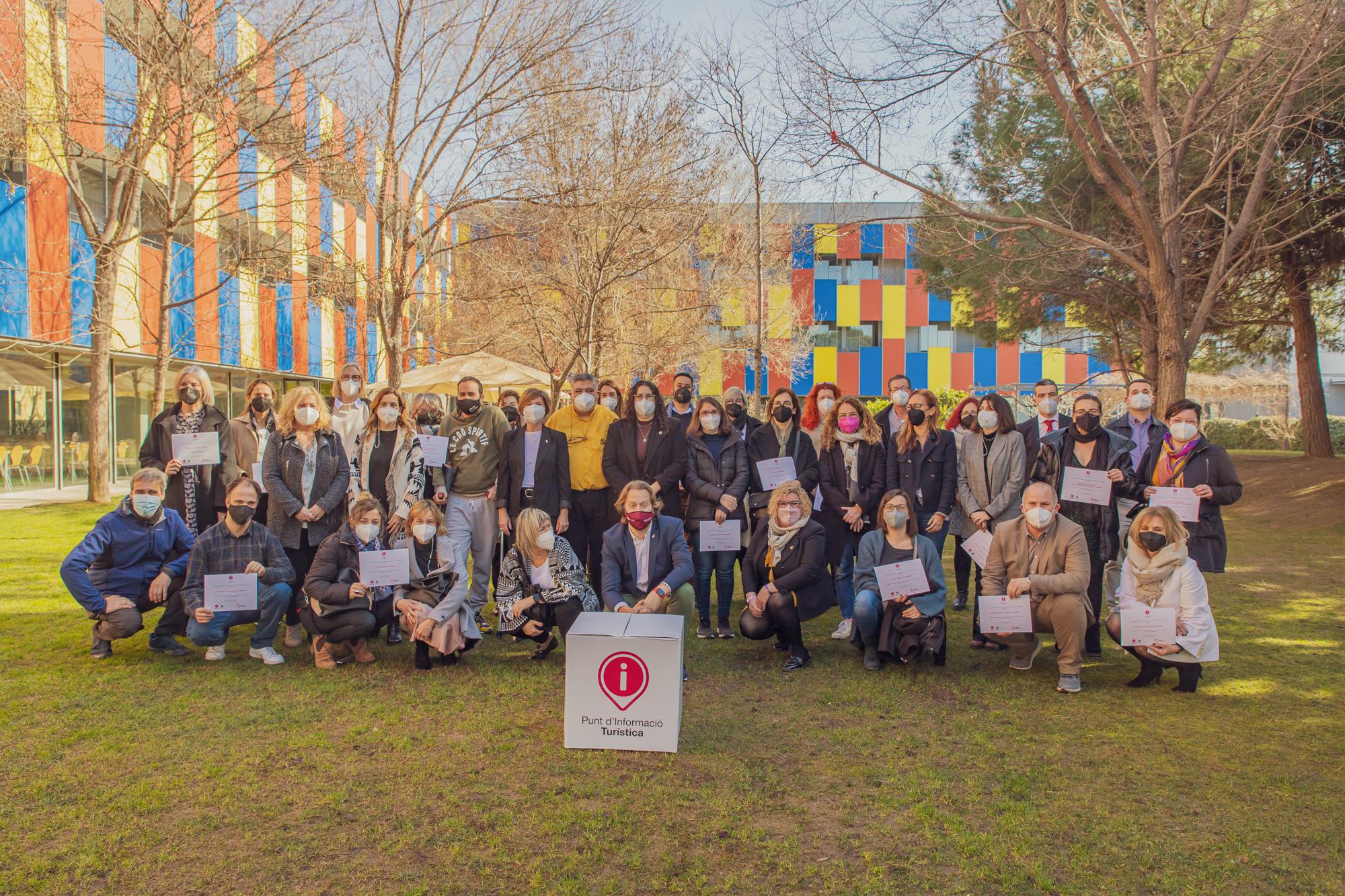 Turisme del Baix Llobregat entrega distintivos a 36 nuevos puntos de información turística en la comarca