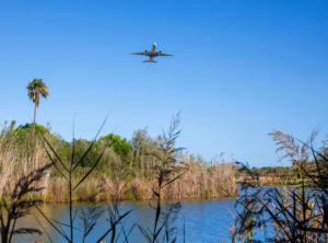 De aparcamiento abandonado a santuario natural: el cambio radical del aeropuerto en Viladecans