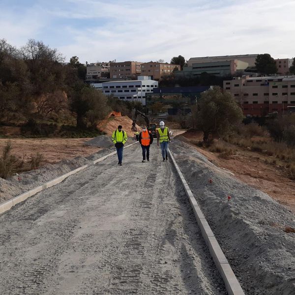 Avanzan a buen ritmo las obras que conectan el barrio de Mas Lluí con el barrio Sur en Sant Just Desvern