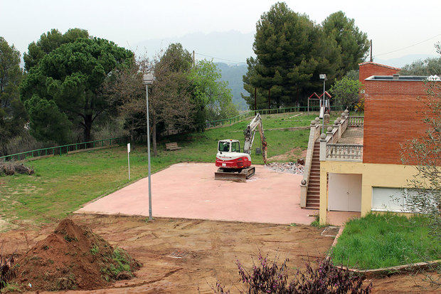 Castellví ha comenzado los trabajos previos a la construcción de la piscina