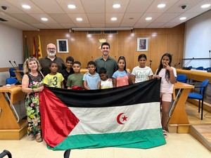 Olesa recibe a niños saharauís para pasar las vacaciones en el municipio