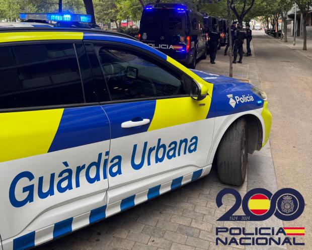 Cae el temido 'narcopiso del basuco' de Santa Eulàlia: droga, patinetes y relojes de lujo incautados