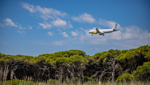 La propuesta 'electoralista' del Govern para el aeropuerto de El Prat se estrella con el territorio