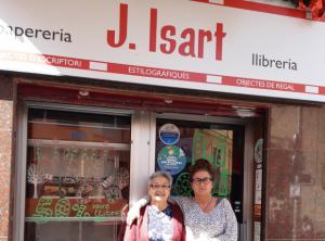 Última oportunidad. Librería-papelería Isart anuncia rebajas del 50% antes de echar el cierre