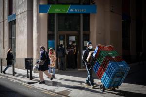 El paro sigue disminuyendo en el Baix, aunque también se reducen los puestos de trabajo