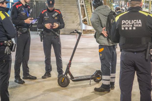 Aumentan las denuncias por mal uso de patinetes eléctricos en Esplugues: 187 sanciones en nueve meses