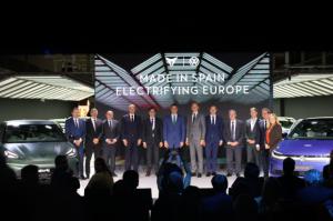 Pedro Sánchez visita Martorell por el inicio de producción del CUPRA Raval y el Volkswagen ID. Polo