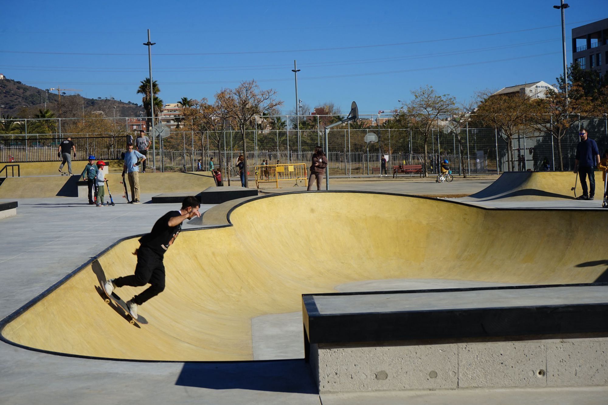 Sant Joan Despí sorprende con una renovada pista de skate: prepárate para vivir la adrenalina