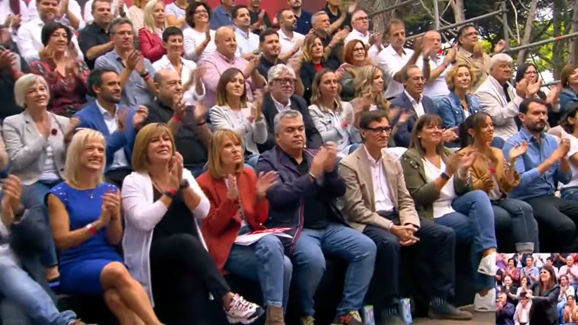 Los socialistas del Baix Llobregat celebran la fiesta de la Rosa por todo lo alto en la pineda de Gavà