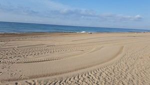 Las playas de Viladecans recuperan su limpieza tras la DANA