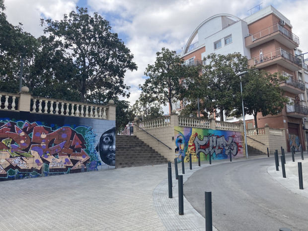 El barrio de Can Serra se vuelve más accesible con la reurbanización de la plaza de la Font