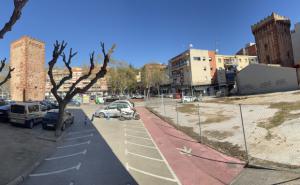 Nueva urbanización peatonal en el entorno de las torres de defensa de Castelldefels