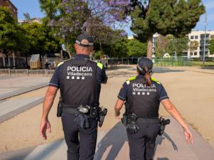 Viladecans estrena un servicio nocturno de convivencia y refuerza la policía para atajar el incivismo veraniego