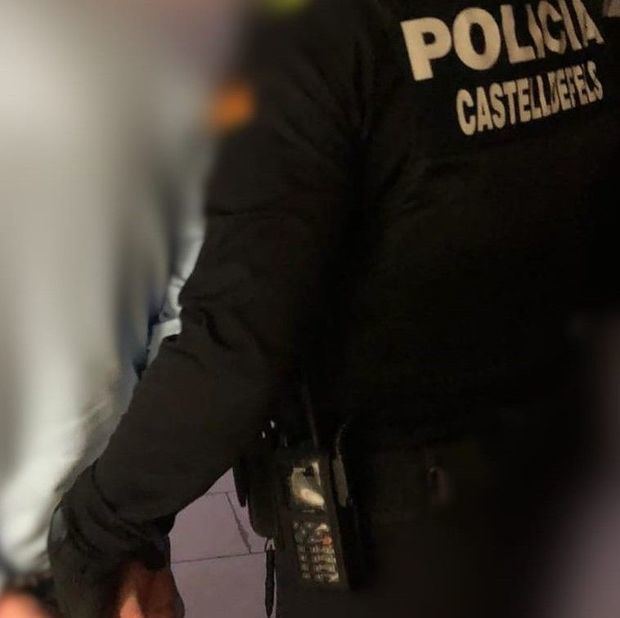 3 personas detenidas en Castelldefels por un hurto y 1 por varios actos delictivos como la falsedad documental