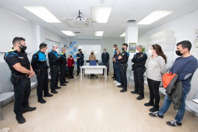 La Policía Local de Esplugues cierra dos establecimientos por incumplir las medidas