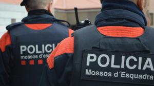 Detenido en flagrante delito: un joven de 22 años comete varios robos con fuerza en Sant Andreu