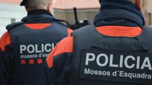 Detenido en flagrante delito: un joven de 22 años comete varios robos con fuerza en Sant Andreu