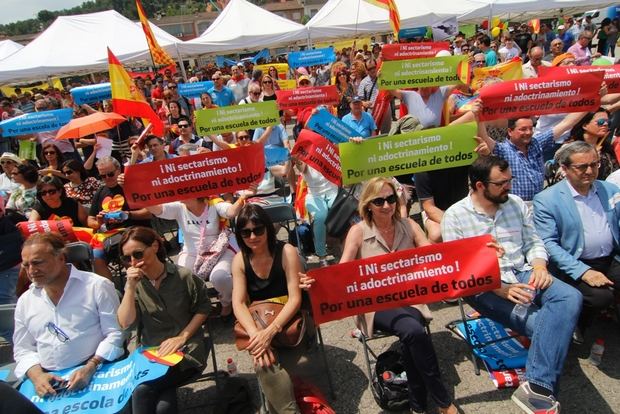 Manifestación celebrada este domingo en Sant Andreu de la Barca.