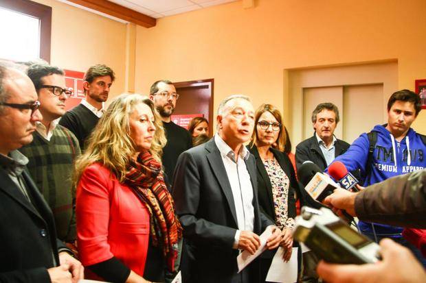 L'alcalde de Sant Joan Despí, Antoni Poveda, al centre, és el primer secretari del PSC al Baix Llobregat