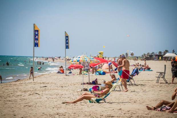 La playa del Prat, la mejor valorada del Área Metropolitana de Barcelona