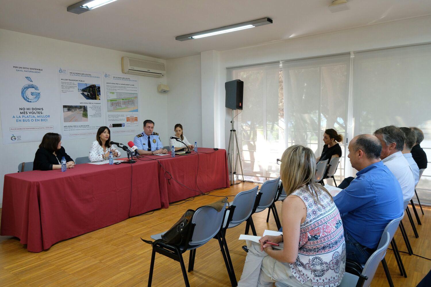 Gavà connecta la seva platja amb transport públic gratuït