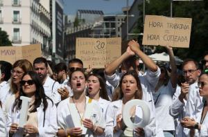 La revuelta de los que cobran 2.000 al mes