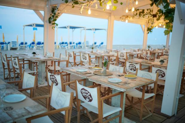 Oído cocina. Las playas del Baix se llenan de sabor a verano con la reapertura de sus chiringuitos